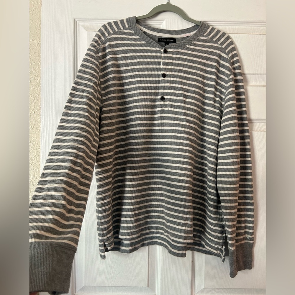 Woman’s/unisex Striped Gray Henley Banana Republic Sweater